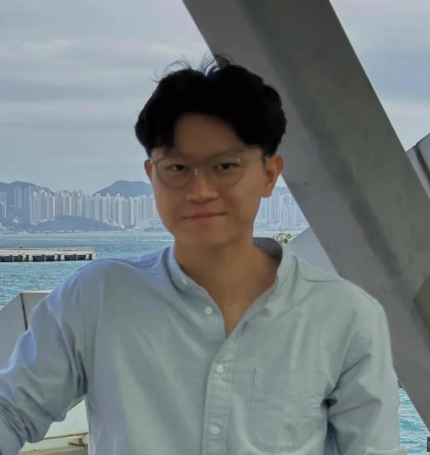 Portrait of Aaron Lee